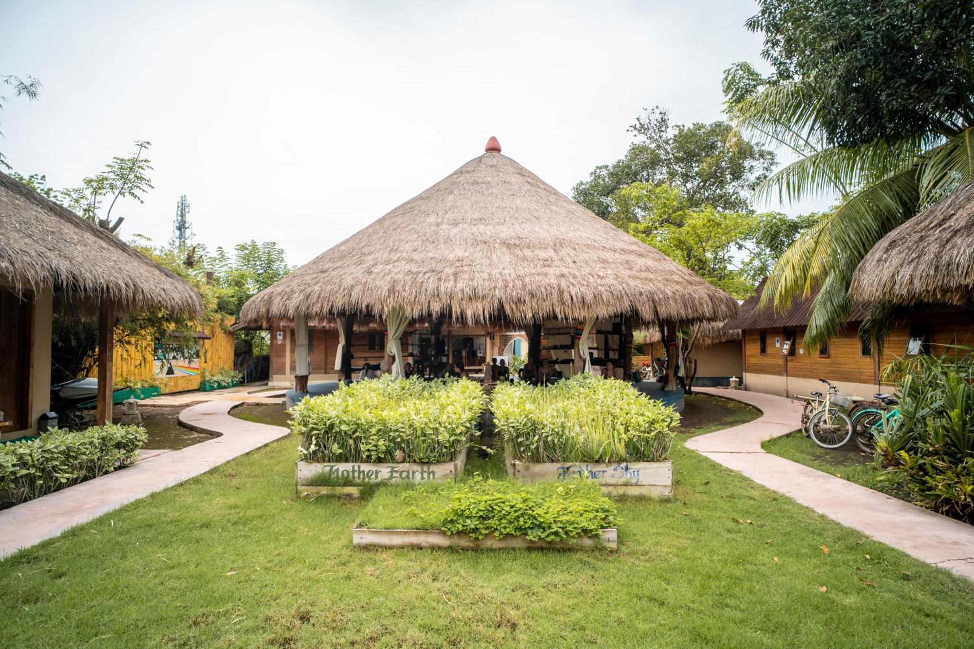 H2O Peaceful Yoga Resort Gili Air Buitenkant foto